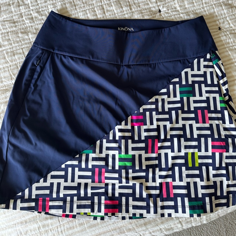 Kinona brand golf/tennis skort, size large